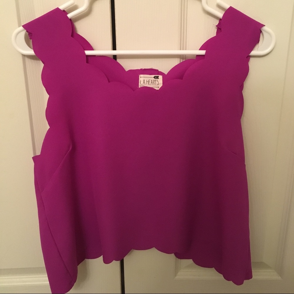 LA Hearts Scalloped crop top. Never worn, size L.